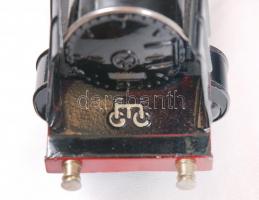 Cca 1930 Marklin mozdony és vagonok, felhúzókulcs hiányzik, két vagon hiányos, jelzettek, jó állapot...