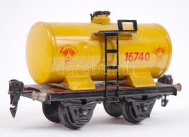 Cca 1930 Marklin mozdony és vagonok, felhúzókulcs hiányzik, két vagon hiányos, jelzettek, jó állapot...