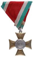 1923. "I. osztályú Legénységi Szolgálati Jel" kitüntetés zöld-fehér-piros mellszalagon T:2- Hungary 1923. "Military Service Medal 1st class" decoration on ribbon C:VF