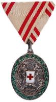 1914. "A Vörös Kereszt Ezüst Díszérme hadidíszítménnyel" fémjelzett ezüst kitüntetés mellszalagon T:1 Hungary 1914. "Red-Cross Silver Medal with military ornament" hallmarked silver decoration on ribbon C:Unc