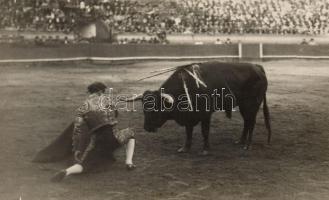 Matador, bullfighting photo