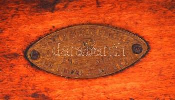 cca 1930 Styria Kaffeemühle jelzett fa és fém kávédaráló (kis sérüléssel) / 
Styria Kaffeemühle coff...