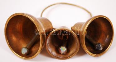 3db, különböző méretű rézcsengő karikára fűzve / 
Brass bells in various sizes