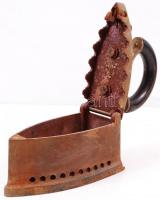 Régi szenes vasaló /
Vintage coal iron, 22x20x10cm