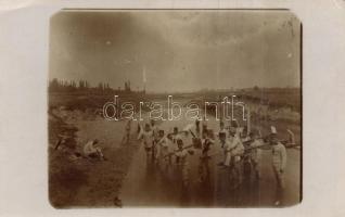 2 db katonai fotó térképészekről és földmérőkről / Two pieces of military photos, cartographers and surveyors