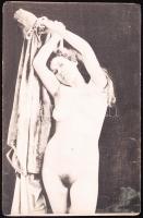 cca 1900 Női akt képeslap méretű kép (saroktörés) / Nude