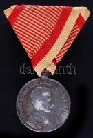 1917. Károly Ezüst Vitézségi Érem II. osztály "Fortitudini / IV. Károly" hadifém kitüntetés mellszalaggal Szign.: Kautsch (30mm) T:3 Hungary 1917. Silver Medal for Bravery II class, zinc(war metal), with ribbon Sign.: Kautsch C:F