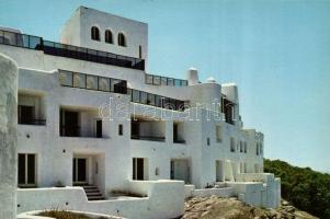 71 db modern, külföldi városképes lap, benne két képeslapsorozat a Peterhof palotáról és Ungvárról /...