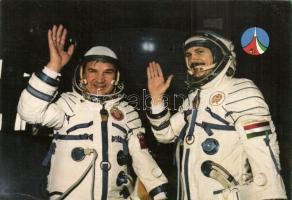 21 db modern, közlekedéssel és űrhajózással kapcsolatos képeslap / 21 modern postcards about astronautics and vehicles