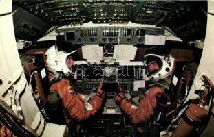 21 db modern, közlekedéssel és űrhajózással kapcsolatos képeslap / 21 modern postcards about astrona...