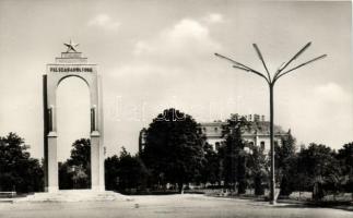 40 db modern, magyar városképes lap a '60-as évekből / 40 modern, Hungarian postcards form sixties