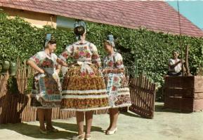 18 db modern, magyar folklórlap / 18 modern, Hungarian folklore cards