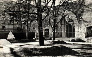 34 db modern, fekete-fehér magyar képeslap várakról, '60-as évek / 33 modern, Hungarian black a...