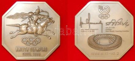 Olimpiai éremgyűjteméy/ Olympische Medaillensammlung:
Olympische Medaillen, umfangreiche Sammlung v...