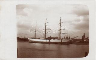 Riga port, photo / ship