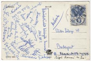 1953 Képeslap Csehszlovákiából híres magyar labdarugók aláírásával / AK aus Tschechoslowakei mit orig. Unterschriften von berühmte ungarischen Fußballspielern