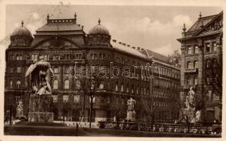 Budapest V. Szabadság tér, irredenta szoborsorozat