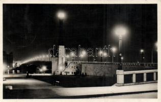 Budapest Horthy Miklós híd (Petőfi híd) éjjel