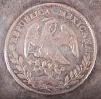 Ezüst (Ag) tálka beleillesztett ezüst (Ag) mexikói érmével / 
Silver plate with Mexican silver coin,...