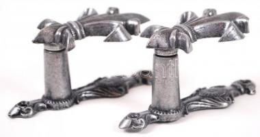 Liliomos fém fali tőr-, illetve kardtartó / 
Metal dagger and sword holders, 9cm