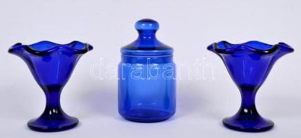 2db kék üveg fagylaltkehely és egy cukortartó /  Ice cream bowls and a sugar bowl, 14cm, 18cm