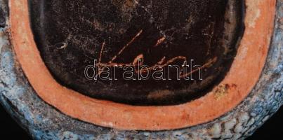 Kis növényi kerámiatétel: iparművész kaspó, virágalátét és szűrő / 
Little vintage ceramic lot