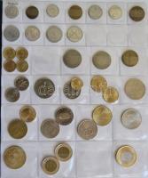 Vegyes fémpénz gyűjtemény 14 berakólapon, újszerű KRAUSE gyűrűs éremtartó albumban és kartonban T:ve...