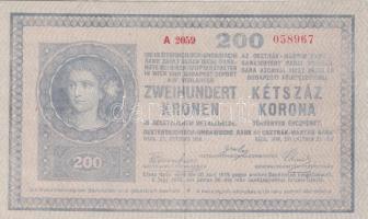 1918. 200K tintahiányos fakó bankjegy, sorszámok élénk színűek T:II