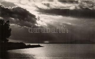 95 db modern képeslap: 77 balatoni és 18 magyar és külföldi várakat ábrázoló lap / 95 modern postcar...