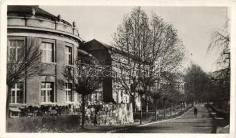 Esztergom érseki nőnevelő intézet (EK)