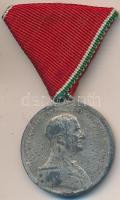 1939. "Magyar Kis Ezüst Vitézségi Érem" ezüstözött Br kitüntetés. Szign.: BERÁN L. T:2- Hungary 1939. "Small Medal for Bravery" silver plated Br decoration on ribbon, sign.: BERÁN L. C:VF