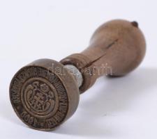 1900 "Pest-Pilis-Solt-Kiskun Vármegye Püspökszilágy Község" feliratú, címeres bronz körbélyegző fa nyéllel, 12cm