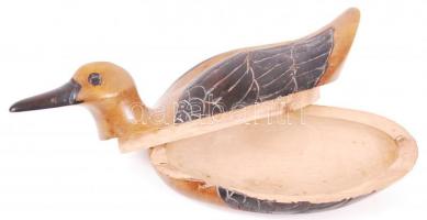 Kézzel faragott, vadkacsa formájú, fa dobozka / 
Hand carved wooden box in duck shape, 23x7cm