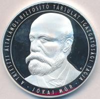 Kósa István (1953-) 2004. "Jókai Mór - Allianz Hungária Biztosító Rt." Ag emlékérem (31.26g/0.925/45.5mm) dísztokban, sorszámozott tanúsítvánnyal T:PP