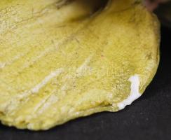 Festett, jelzett Capodimonte biszkvit porcelán rózsa (apró lepattanásokkal) / 
Hand painted Capodimo...