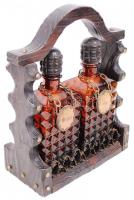 Gines és whiskey-s üveg fa tartóban / 
Gin and whiskey bottle set in wooden frame, 33x28x12cm