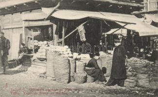 Tbilisi, Tiflis; bazaar Maidan, fruit vendor