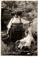 Peasant women, Corfou, folklore