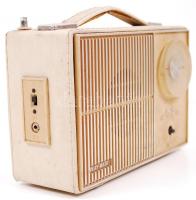 Play-Mate márkájú hordozható retró rádió, tekerő gomb hiányzik, 14×22 cm