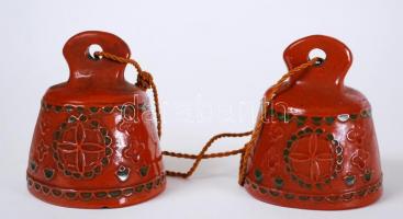 Népies kerámia tétel, összesen 4 db, apró lepattanás a csengőn