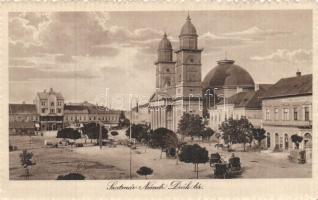 Szatmárnémeti Deák square, cathedral