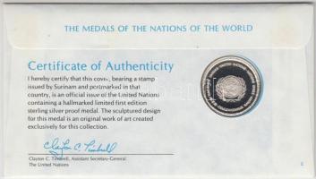 ENSZ 1979. "A Világ nemzeteinek emlékérmei - Suriname" Ag emlékérem (15g/0.925/32mm) megcí...