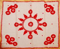 3 db hímzett terítő + 1 db hímzett díszpárnahuzat