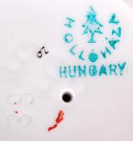 Hollóházi hegedülő kisfiú, jelzett, hibátlan, kézzel festett, m:14 cm