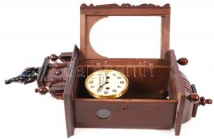 cca 1900 Felhúzható falióra díszes, faragott fa tokban, mázas kerámia ló díszítőelemmel, porcelán há...