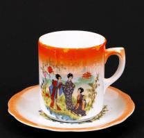 Japán jelenettel díszített, jelzett, pajzspecsétes Zsolnay teásbögre és alátét (részben javított) / ...