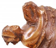 Balás Eszter (1947-): Takaró alatt. Bronz, fa talapzaton, jelzés nélkül, 10×20 cm