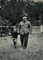 Vladimir Lenin with child, photo (EK)