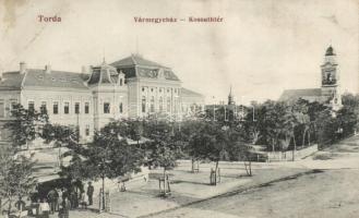 Torda Kossuth square, county hall