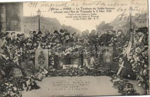 Paris tomb of the unknown soldier interred under the Triumph Arch on the 11th November 1920